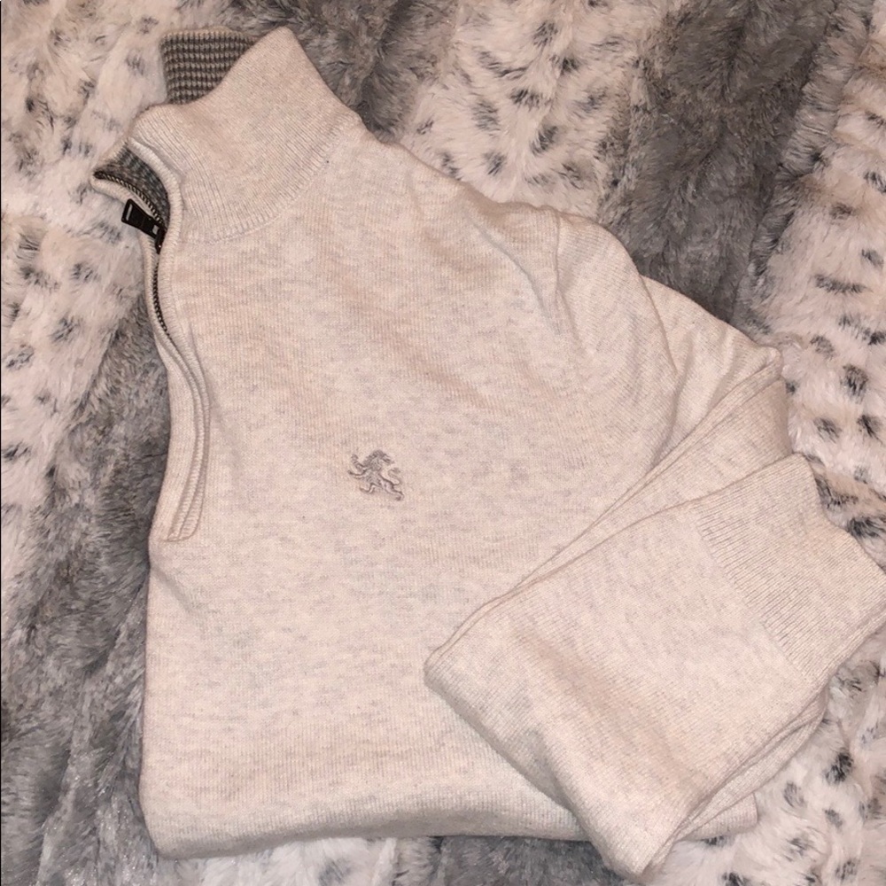 Express Men’s Light Gray Sweater